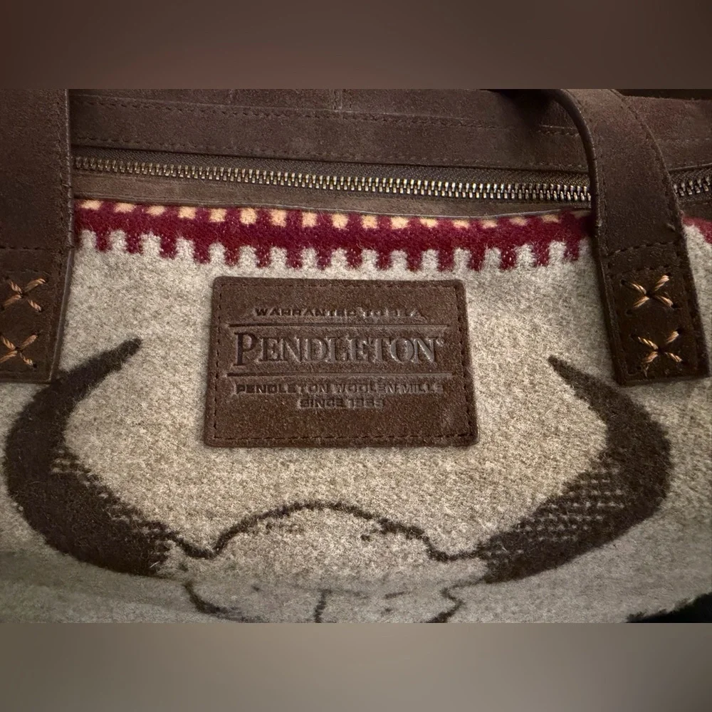 Pendleton American West Weekender - Picture 5 of 14